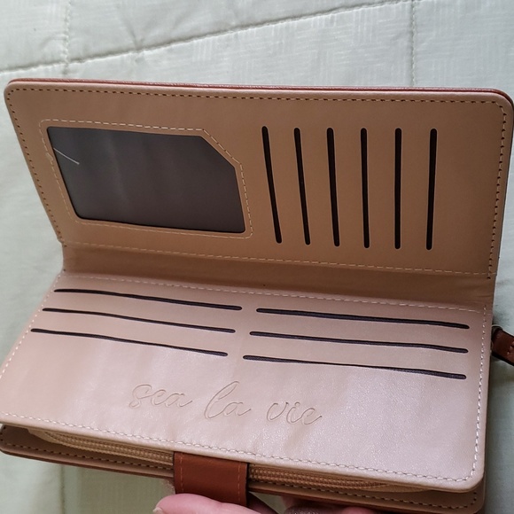 NEW! Leaf motif wallet - Picture 5 of 9